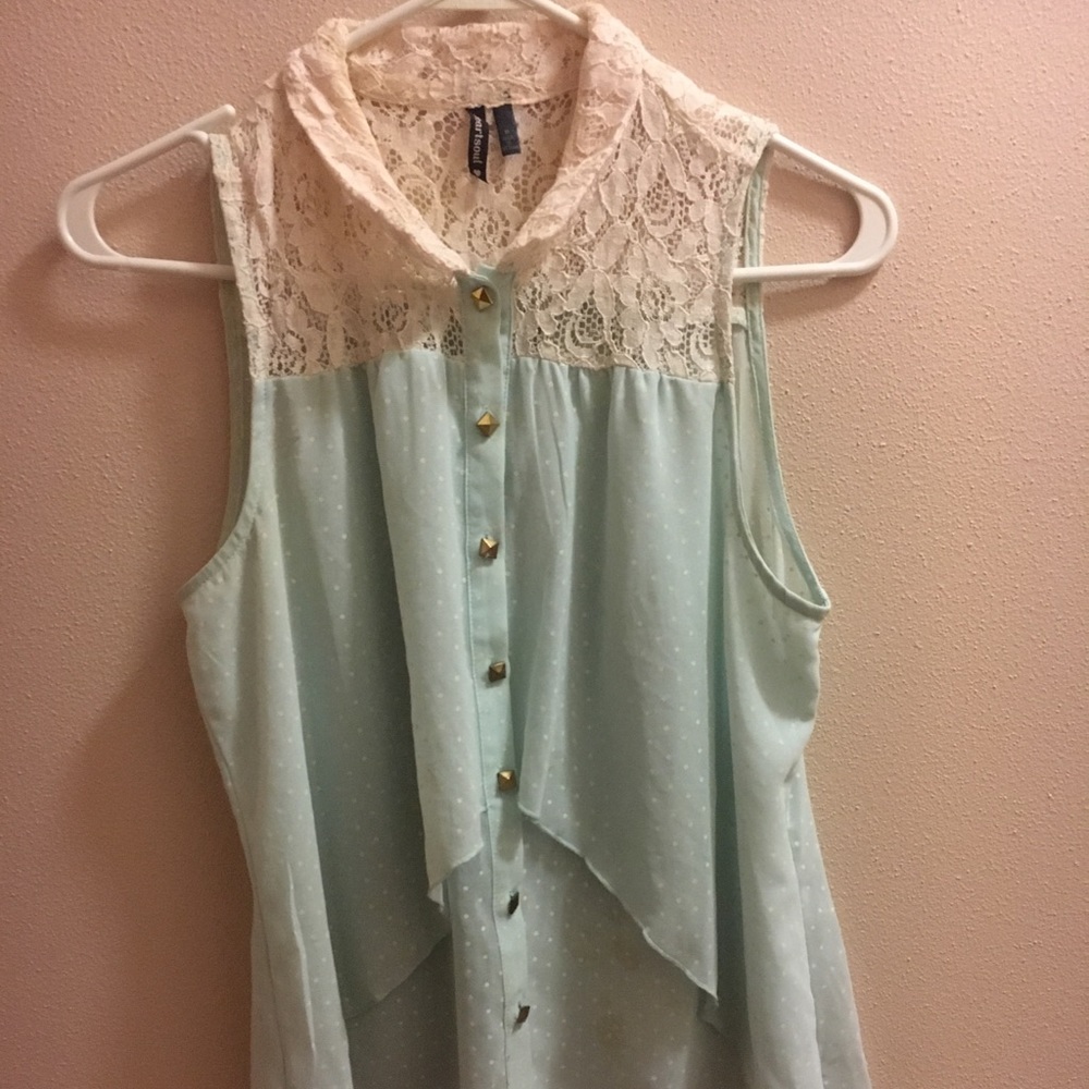 Pastel Green Sleeveless Top With Lace